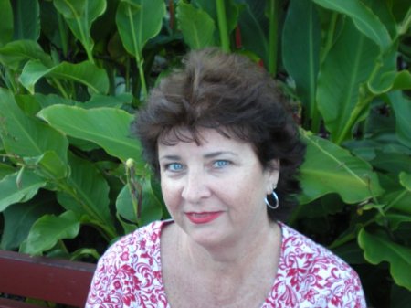 Bonnie Ryder Photo 12