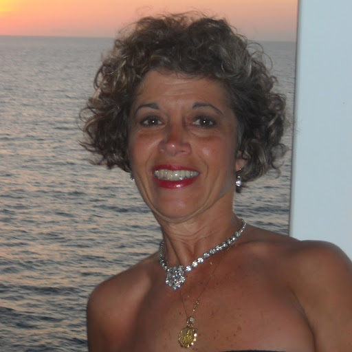 Lynn Pellegrino Photo 11