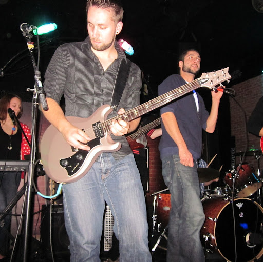 Ray Gunn Photo 9