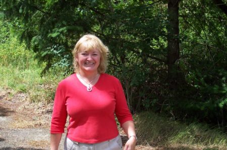 Bonnie Saunders Photo 15
