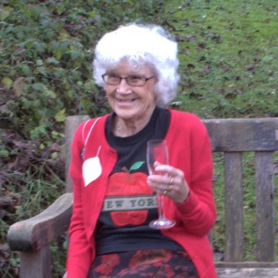 Audrey Davies Photo 9