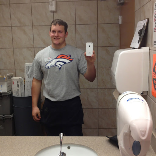 Jeremiah Gordon Photo 13