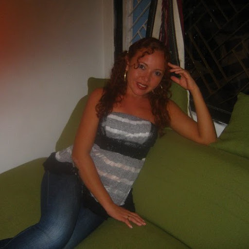 Esther Sierra Photo 14