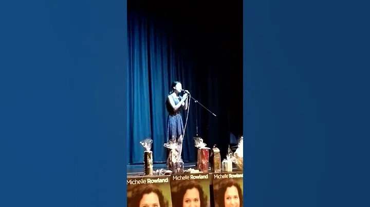 Stephanie Bernardo Photo 20