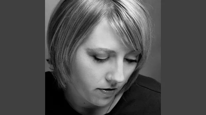 Georgina Hill Photo 31