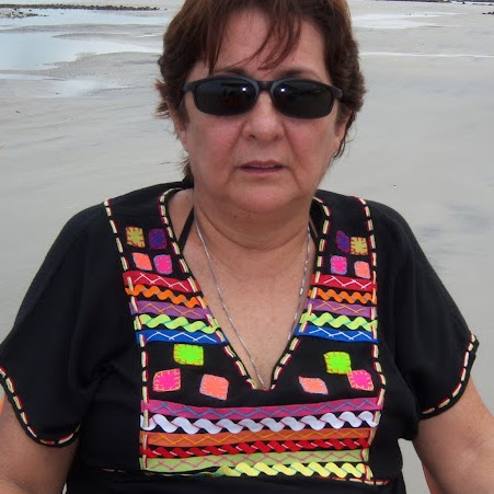 Elizabeth Pinto Photo 10