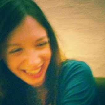 Laura Silverman Photo 15