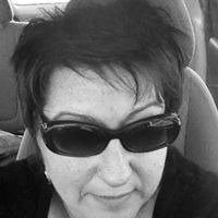 Paula Peterson Photo 5