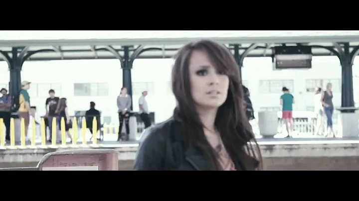 Caitlin Taylor Photo 34