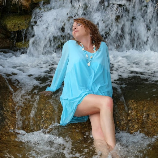 Christa Cunningham Photo 9