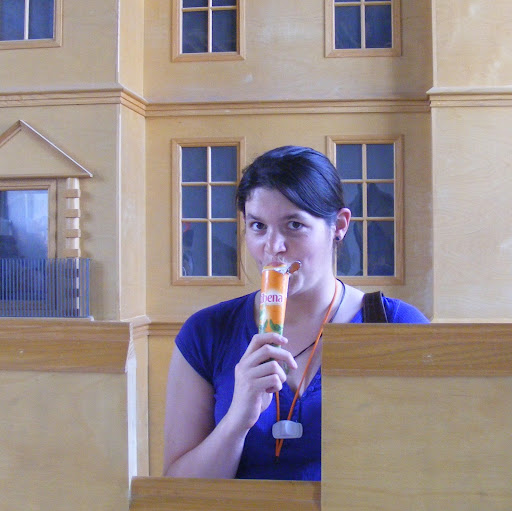Charlotte Farr Photo 7