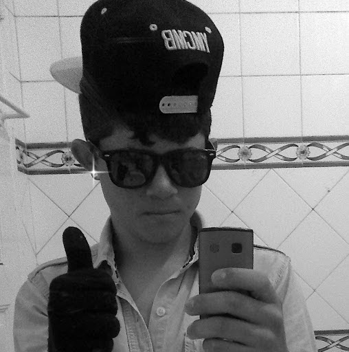 Yuri Castro Photo 14