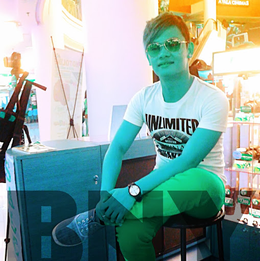 Ralph Ramos Photo 10