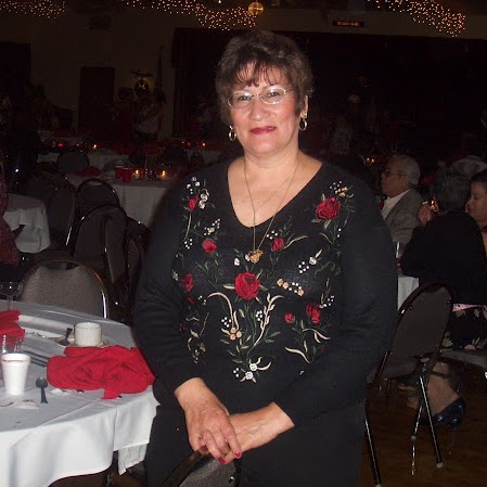 Eleanor Flores Photo 9