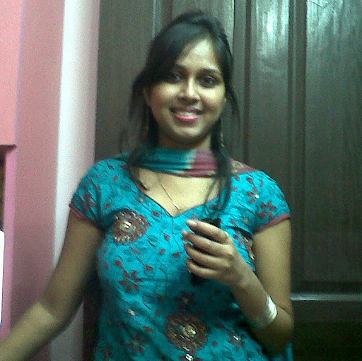 Deepa Gupta Photo 12