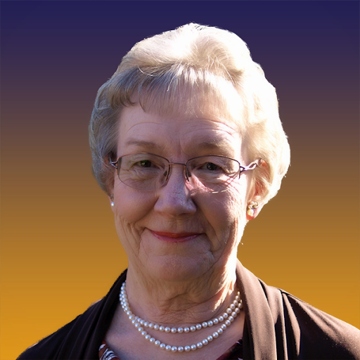 Sandy Holmes Photo 11