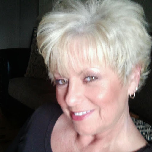 Elaine Edwards Photo 16