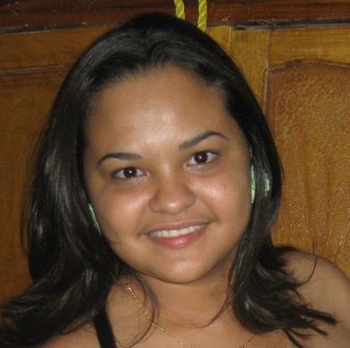Laura Gomez Photo 15