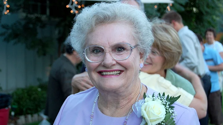 Joyce Kerr Photo 27
