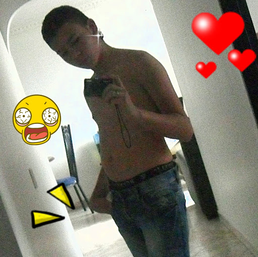Julian Torres Photo 20