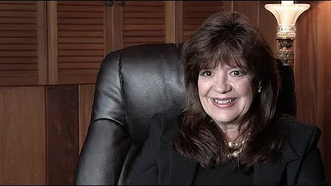 Anne Thayer Photo 12