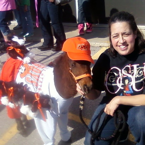 Betsy Chavez Photo 13