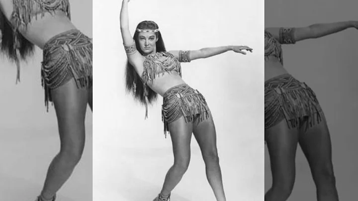 Joan Taylor Photo 35
