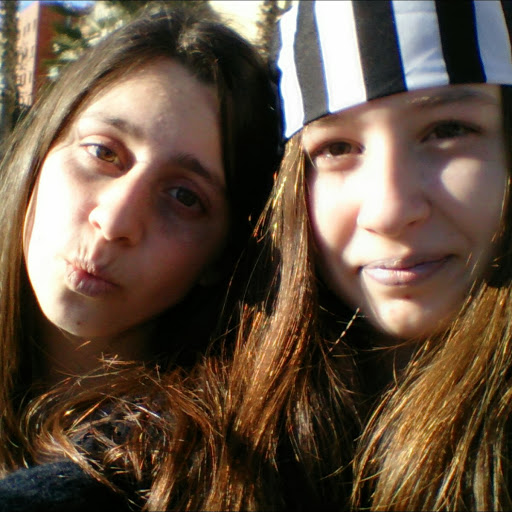 Laura Lucas Photo 12