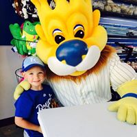 Tucker Brown Photo 3