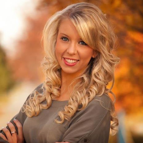 Caroline Casey Photo 12