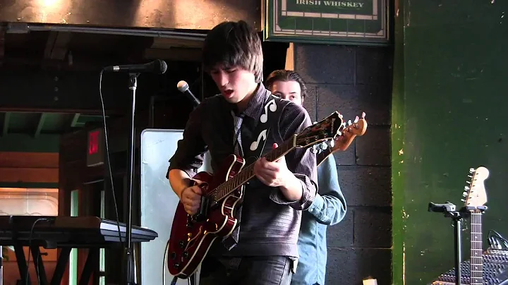 Christopher Vaillancourt Photo 14