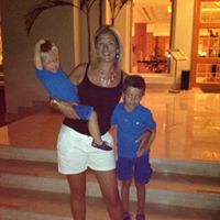 Laura Nicholson Photo 3