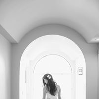 Elise Shaw Photo 8