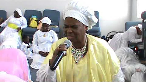 Elizabeth Dasilva Photo 23
