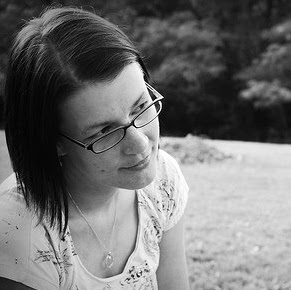 Elizabeth Myers Photo 18