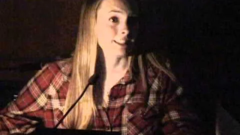 Elise Welch Photo 17