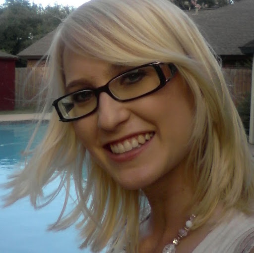 Laura Dillon Photo 13