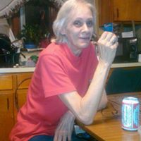 Carolyn Beam Photo 1