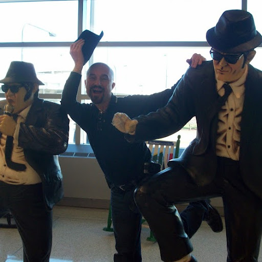 Richard Gonsalves Photo 12