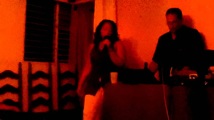 Minerva Frias Photo 20