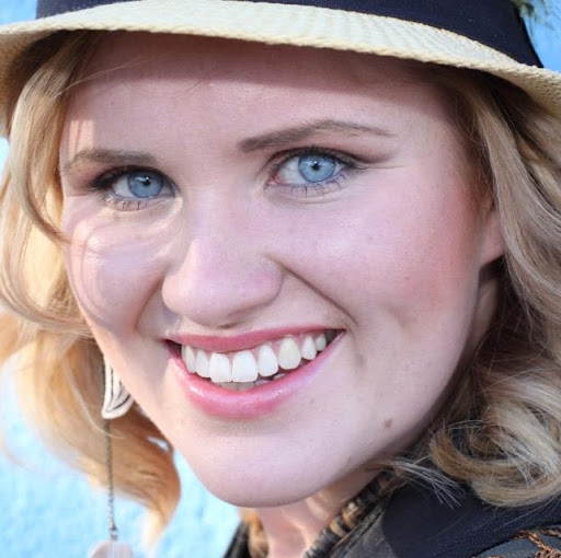 Renee Cook Photo 12