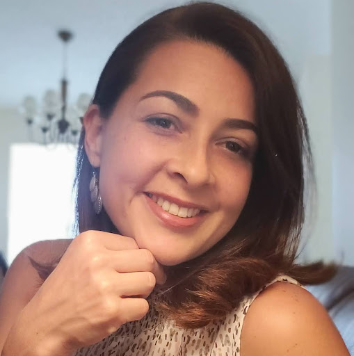 Adriana Hurtado Photo 15