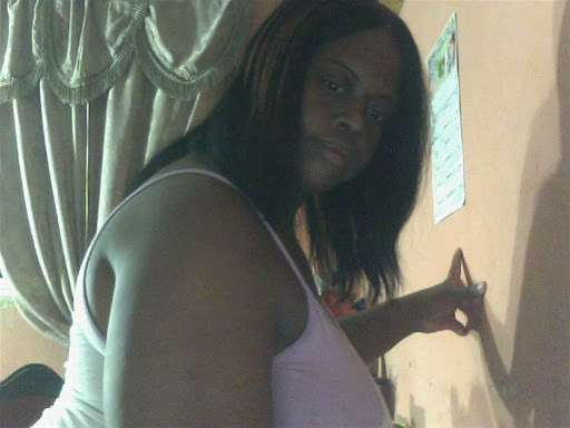 Nadia Hall Photo 16