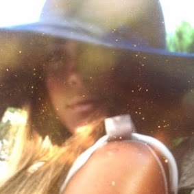 Nicole Chevalier Photo 14