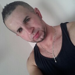 Dennis Roman Photo 11