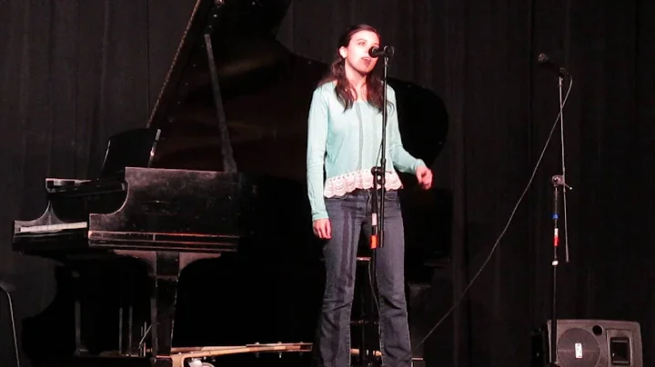 Amanda Fortier Photo 25