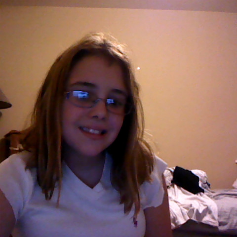 Hannah Emery Photo 14