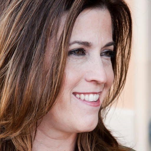 Liana Miller Photo 13