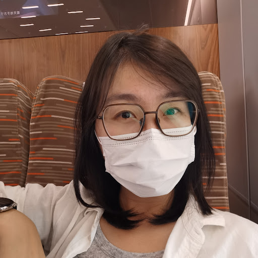 Linda Yan Photo 16