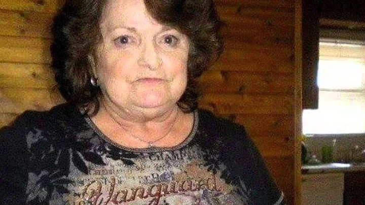 Bonnie Cummings Photo 28